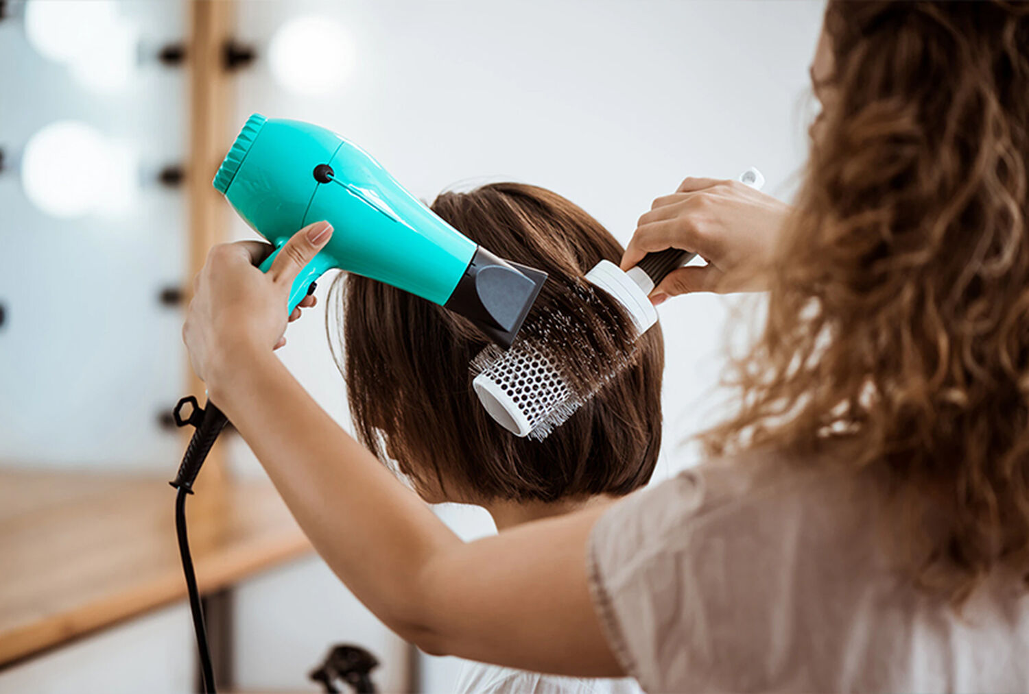 Comment utiliser la brosse lissante pour les cheveux ?